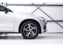 Volvo XC60 2.0 Recharge T8 AWD R-Design 390 pk | Trekhaak | Schuifdak | Dealer onderhouden | Camera | DAB | Stoel + stuurwiel verwarming | rijklaar incl garantie |