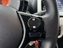 Citroën C1 Shine 72 pk Automaat | Navigatie via Apple Carplay/Android Auto | Achteruitrijcamera | LED Dagrijverlichting | Lederen Stuurwiel en Versnellingspook | Bluetooth | Buitenspiegels Elektrisch Verstel -en Verwarmbaar | 15" Lichtmetalen Velgen |