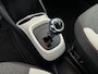 Citroën C1 Shine 72 pk Automaat | Navigatie via Apple Carplay/Android Auto | Achteruitrijcamera | LED Dagrijverlichting | Lederen Stuurwiel en Versnellingspook | Bluetooth | Buitenspiegels Elektrisch Verstel -en Verwarmbaar | 15" Lichtmetalen Velgen |
