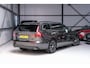 Volvo V60 2.0 B3 Momentum Advantage | Schuifdak | Pine Grey | Trekhaak | Stoel + stuurwiel verwarming | NAP NL auto |