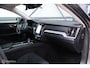 Volvo V60 2.0 B3 Momentum Advantage | Schuifdak | Pine Grey | Trekhaak | Stoel + stuurwiel verwarming | NAP NL auto |
