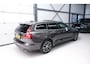 Volvo V60 2.0 B3 Momentum Advantage | Schuifdak | Pine Grey | Trekhaak | Stoel + stuurwiel verwarming | NAP NL auto |