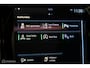 Volvo V60 2.0 B3 Momentum Advantage | Schuifdak | Pine Grey | Trekhaak | Stoel + stuurwiel verwarming | NAP NL auto |