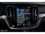 Volvo V60 2.0 B3 Momentum Advantage | Schuifdak | Pine Grey | Trekhaak | Stoel + stuurwiel verwarming | NAP NL auto |