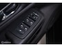Volvo V60 2.0 B3 Momentum Advantage | Schuifdak | Pine Grey | Trekhaak | Stoel + stuurwiel verwarming | NAP NL auto |