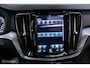 Volvo V60 2.0 B3 Momentum Advantage | Schuifdak | Pine Grey | Trekhaak | Stoel + stuurwiel verwarming | NAP NL auto |