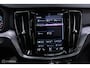 Volvo V60 2.0 B3 Momentum Advantage | Schuifdak | Pine Grey | Trekhaak | Stoel + stuurwiel verwarming | NAP NL auto |