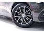Volvo V60 2.0 B3 Momentum Advantage | Schuifdak | Pine Grey | Trekhaak | Stoel + stuurwiel verwarming | NAP NL auto |