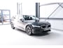 Volvo V60 2.0 B3 Momentum Advantage | Schuifdak | Pine Grey | Trekhaak | Stoel + stuurwiel verwarming | NAP NL auto |