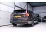 Volvo V60 2.0 B3 Momentum Advantage | Schuifdak | Pine Grey | Trekhaak | Stoel + stuurwiel verwarming | NAP NL auto |