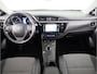 Toyota Auris Touring Sports 1.8 Hybrid Executive | Half lederen bekleding | Parkeersensoren V+A | Navigatie | Stoelverwarming |