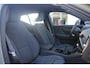 Volvo XC40 Single Motor Core 69 kWh | Warmtepomp | Stoel + Stuurverwarming | Glossy Black emblemen achterklep | Glossy Black dak | Park Assist & Camera achter | Google Services | 19" Velgen | Cruise Control & Limiter | Full LED incl. Grootlicht assistent |