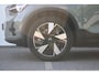 Volvo XC40 Single Motor Core 69 kWh | Warmtepomp | Stoel + Stuurverwarming | Glossy Black emblemen achterklep | Glossy Black dak | Park Assist & Camera achter | Google Services | 19" Velgen | Cruise Control & Limiter | Full LED incl. Grootlicht assistent |