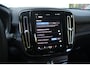 Volvo XC40 Single Motor Core 69 kWh | Warmtepomp | Stoel + Stuurverwarming | Glossy Black emblemen achterklep | Glossy Black dak | Park Assist & Camera achter | Google Services | 19" Velgen | Cruise Control & Limiter | Full LED incl. Grootlicht assistent |
