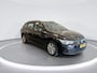 Volkswagen Golf Variant 1.0 eTSI 110pk DSG Life Business · Camera · Apple Car Play · Keyless · Elek. Bestuurdersstoel + Geheugen & Massage · ACC · Sfeerverlichting · Stuur- & Stoelverwarming · Garantie t/m 05-04-2027 of 100.000km