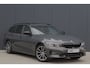BMW 3-Serie Touring 318d 320d Sport Line Pano Trekhaak 1e eig. Dealer oh.