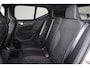 Volvo EX40 Extended Range Ultra 82 kWh - Panorama/schuifdak - IntelliSafe Assist & Surround - 360º Camera - Verwarmde voorstoelen, stuur & achterbank - Parkeersensoren voor & achter - Elektr. bedienb. voorstoelen met geheugen links - Draadloze tel. lader - Warmtepomp - Extra getint glas - 20' LMV
