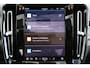 Volvo EX40 Extended Range Ultra 82 kWh - Panorama/schuifdak - IntelliSafe Assist & Surround - 360º Camera - Verwarmde voorstoelen, stuur & achterbank - Parkeersensoren voor & achter - Elektr. bedienb. voorstoelen met geheugen links - Draadloze tel. lader - Warmtepomp - Extra getint glas - 20' LMV