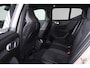 Volvo EX40 Extended Range Ultra 82 kWh - Panorama/schuifdak - IntelliSafe Assist & Surround - 360º Camera - Verwarmde voorstoelen, stuur & achterbank - Parkeersensoren voor & achter - Elektr. bedienb. voorstoelen met geheugen links - Draadloze tel. lader - Warmtepomp - Extra getint glas - 20' LMV