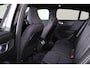 Volvo EC40 Performance Ultra Black Edition 82 kWh - Panoramadak - IntelliSafe Assist & Surround - 360º Camera - Harman/Kardon audio - Verwarmde voorstoelen, stuur & achterbank - Elektr. bedienb. voorstoelen met geheugen links - Draadloze tel. lader - Warmtepomp - Extra getint glas - 20' LMV