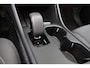 Volvo EC40 Performance Ultra Black Edition 82 kWh - Panoramadak - IntelliSafe Assist & Surround - 360º Camera - Harman/Kardon audio - Verwarmde voorstoelen, stuur & achterbank - Elektr. bedienb. voorstoelen met geheugen links - Draadloze tel. lader - Warmtepomp - Extra getint glas - 20' LMV
