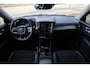 Volvo XC40 T4 Momentum | Keyless Entry| Elektrisch bedienbare achterklep| Parkeersensoren voor + achter met achteruitrijcamera| Semi- elektrisch inklapbare trekhaak| Verwarmbare voorstoelen| DAB+|