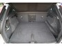 Volvo XC40 T4 Momentum | Keyless Entry| Elektrisch bedienbare achterklep| Parkeersensoren voor + achter met achteruitrijcamera| Semi- elektrisch inklapbare trekhaak| Verwarmbare voorstoelen| DAB+|