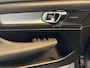 Volvo XC40 2.0 T5 AWD Intro Edition - BOMVOL - Leer / Panoramadak / Stuur- en stoelverwarming / Blis / Dab+ / Apple Carplay - Elek Trekhaak -