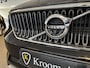 Volvo XC40 2.0 T5 AWD Intro Edition - BOMVOL - Leer / Panoramadak / Stuur- en stoelverwarming / Blis / Dab+ / Apple Carplay - Elek Trekhaak -