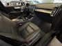 Volvo XC40 2.0 T5 AWD Intro Edition - BOMVOL - Leer / Panoramadak / Stuur- en stoelverwarming / Blis / Dab+ / Apple Carplay - Elek Trekhaak -