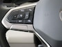 Volkswagen Multivan 1.4 eHybrid 218pk DSG L2H1 Life | 7 persoons | Wegklapbare trekhaak | parkeerhulp voor en achter | Privacy glas (65%) vanaf B-stijl | Adaptive Cruise control (ACC) | Panorama dak |
