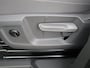 Volkswagen Multivan 1.4 eHybrid 218pk DSG L2H1 Life | 7 persoons | Wegklapbare trekhaak | parkeerhulp voor en achter | Privacy glas (65%) vanaf B-stijl | Adaptive Cruise control (ACC) | Panorama dak |
