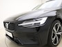 Volvo V60 T6 350pk AWD Ultra Dark / Panorama dak / Harman en Kardon Audio / Elektr. stoelen met geheugen / HUD / 19'' velgen / Lederen dashboard /