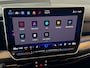 Volkswagen Golf 1.5 eTSI 150pk DSG R-Line | LED Matrix (IQ.Light) | Velgen 'York', 18 inch | Assistance Pakket | Voorstoelen verwarmbaar