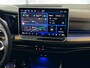 Volkswagen Golf 1.5 eTSI 150pk DSG R-Line | LED Matrix (IQ.Light) | Velgen 'York', 18 inch | Assistance Pakket | Voorstoelen verwarmbaar