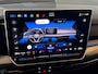 Volkswagen Golf 1.5 eTSI 150pk DSG R-Line | LED Matrix (IQ.Light) | Velgen 'York', 18 inch | Assistance Pakket | Voorstoelen verwarmbaar