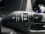 Hyundai Kona Electric EV Premium Sky 64 kWh / Trekhaak / Warmtepomp / 3-Fase laden / Bluelink / SoH 100% / Lederen bekleding / Stoelverwarming & Stoelkoeling voor / Navigatie / Historie aanwezig / HUD Display /