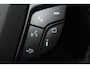 Ford Mondeo 1.5-165pk Business Edition. Het is genieten met deze fijne comfortabele Ford Mondeo ! Volautm. airco, navigatie, cruise cntrl, LM wielen, USB, keyless entry/keyless go, stoel- en voorraamverwarmw., parkeersensoren v+a, automatisch grootlicht, LED verl., etc.