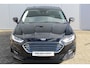 Ford Mondeo 1.5-165pk Business Edition. Het is genieten met deze fijne comfortabele Ford Mondeo ! Volautm. airco, navigatie, cruise cntrl, LM wielen, USB, keyless entry/keyless go, stoel- en voorraamverwarmw., parkeersensoren v+a, automatisch grootlicht, LED verl., etc.