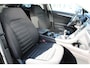 Ford Mondeo 1.5-165pk Business Edition. Het is genieten met deze fijne comfortabele Ford Mondeo ! Volautm. airco, navigatie, cruise cntrl, LM wielen, USB, keyless entry/keyless go, stoel- en voorraamverwarmw., parkeersensoren v+a, automatisch grootlicht, LED verl., etc.