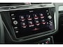 Volkswagen Tiguan 1.5 TSI 150pk DSG R-Line Business+ Trekhaak Camera Keyless Stoelverwarming Virtual Cockpit Navigatie