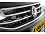 Volkswagen Tiguan 1.5 TSI 150pk DSG R-Line Business+ Trekhaak Camera Keyless Stoelverwarming Virtual Cockpit Navigatie