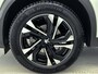 Peugeot 2008 SUV GT 130 pk Automaat | Navigatie | Achteruitrijcamera | Parkeersensoren Voor en Achter | Sportstoelen | LED Koplampen | Keyless Start | Dodehoek Detectie | Climate Control | Cruise Control | 17" Lichtmetalen Velgen | Apple Carplay/Android Auto |