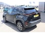 Toyota Yaris Cross 1.5 HYBRID STYLE PANORAMADAK HEAD-UP-DISPLAY EL-ACHTERKLEP STUUR/STOELVERWARMING LED-PAKKET 17"LM-VELGEN