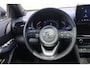 Toyota Yaris Cross 1.5 HYBRID STYLE PANORAMADAK HEAD-UP-DISPLAY EL-ACHTERKLEP STUUR/STOELVERWARMING LED-PAKKET 17"LM-VELGEN