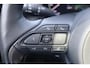 Toyota Yaris Cross 1.5 HYBRID STYLE PANORAMADAK HEAD-UP-DISPLAY EL-ACHTERKLEP STUUR/STOELVERWARMING LED-PAKKET 17"LM-VELGEN