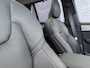 Volvo XC90 2.0 T8 Plug-in hybrid AWD Ultra Bright | Luchtvering | Bowers & Wilkins | 22'' | Gelaagd glas | Massage | Stoel koeling + verwarming | Panorama Schuifdak |
