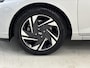 Hyundai i20 1.0 T-GDI Premium Sky / Schuif/Kanteldak / Navigatie + Apple Carplay/Android Auto / Bose / Keyless Entry & Start / Climate Control / LED /