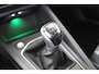 Volkswagen Golf 1.5 TSI Life Navigatie | Dodehoekassistent | Trekhaak | Stoel- en Stuurverwarming |