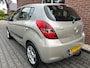Hyundai i20 1.6i i-Catcher Automaat NIEUWE APK / CRUISE / KOUDE AIRCO / TREK